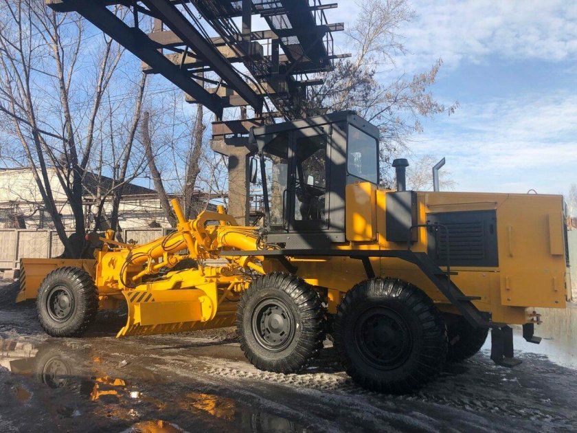 Автогрейдер чсдм дз-98в