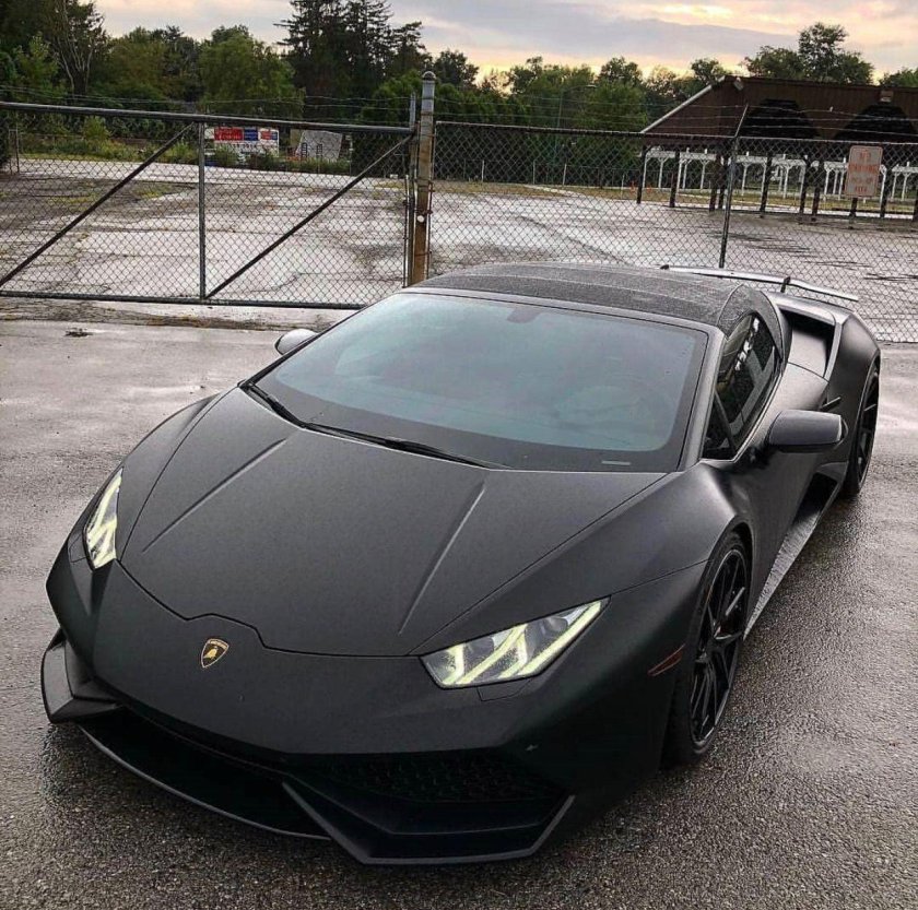 Ламборджини Хуракан черный матовый