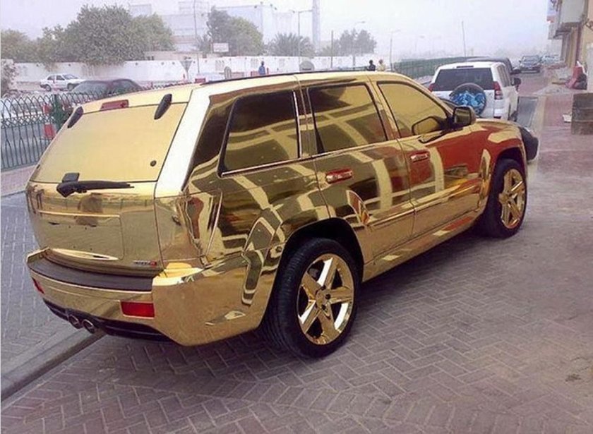 Золотая машина в Дубае