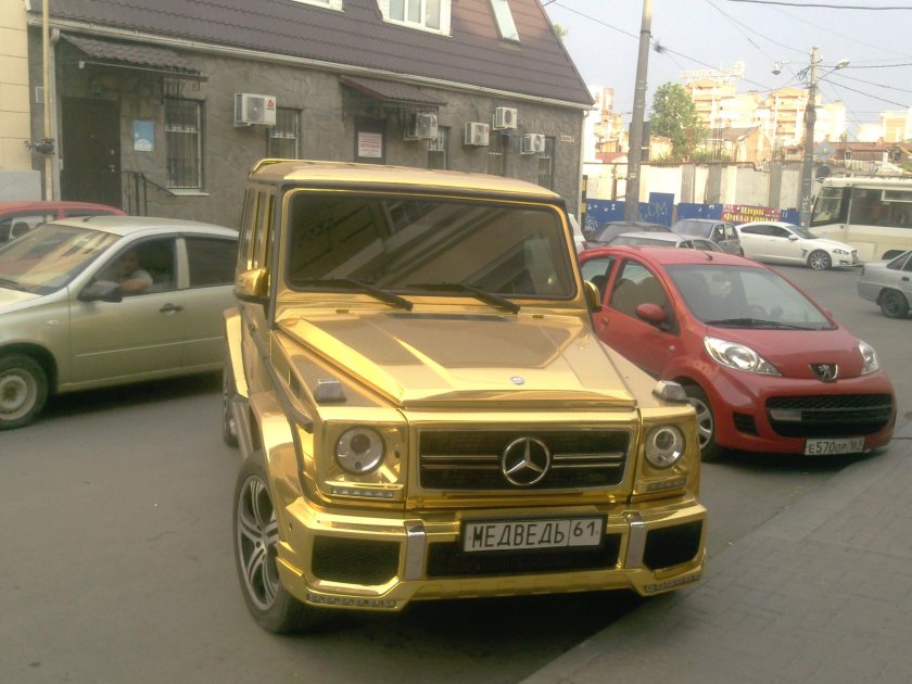 Мерседес Гелендваген золотой