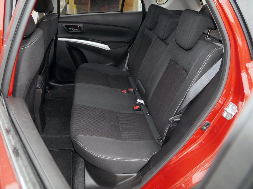 Сузуки сх4 заднее сиденье