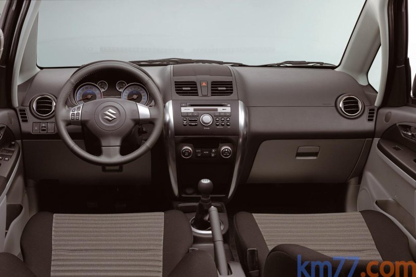 Suzuki sx4 2010 салон