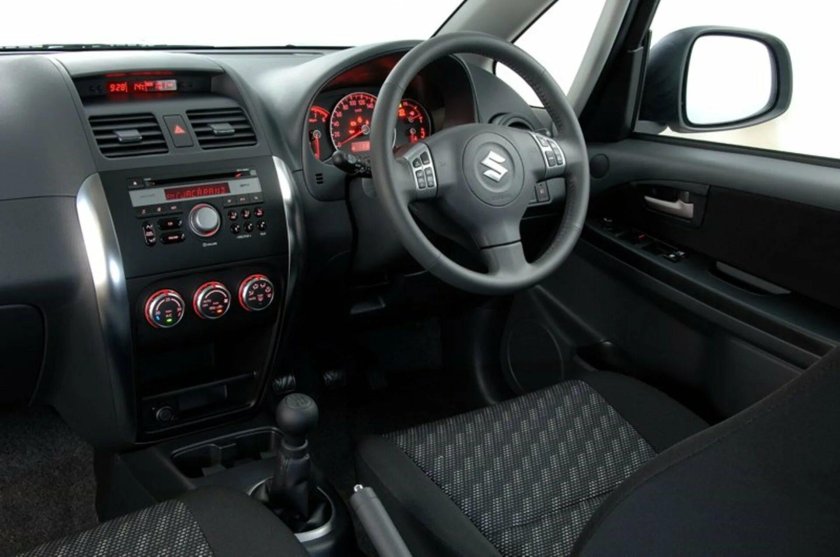 Suzuki sx4 седан салон