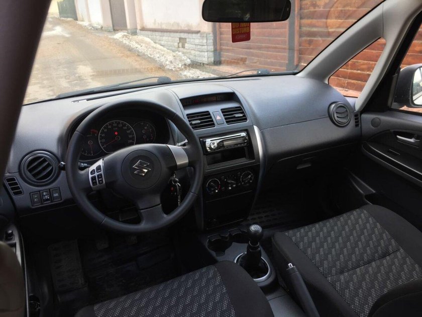 Suzuki sx4 салон
