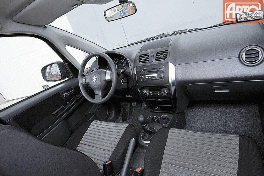 Suzuki sx4 2009 салон