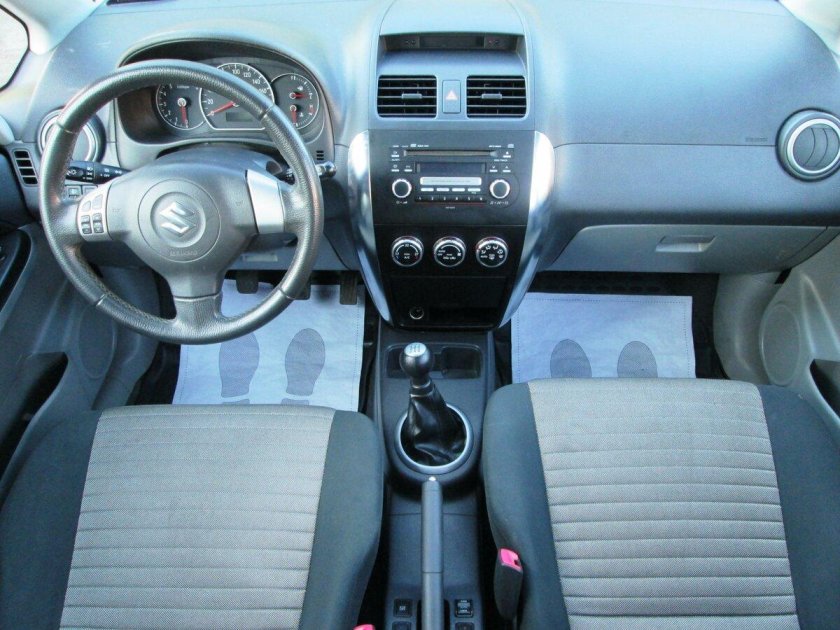 Suzuki sx4 2008 салон