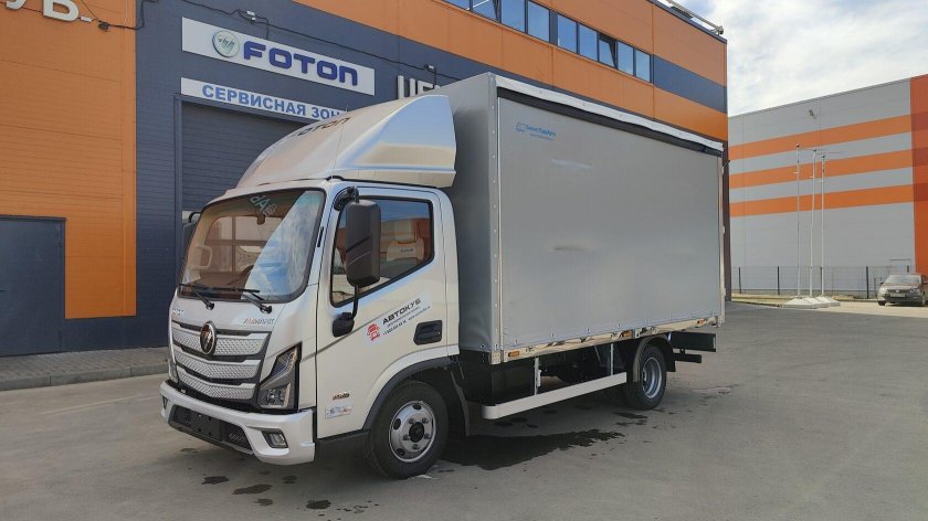 Тентованный грузовик