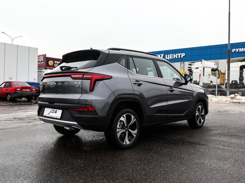 Серый москвич 3