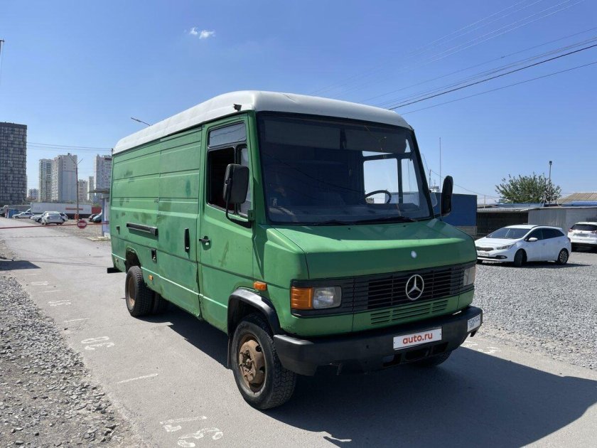 Мерседес Бенц 609д 1993