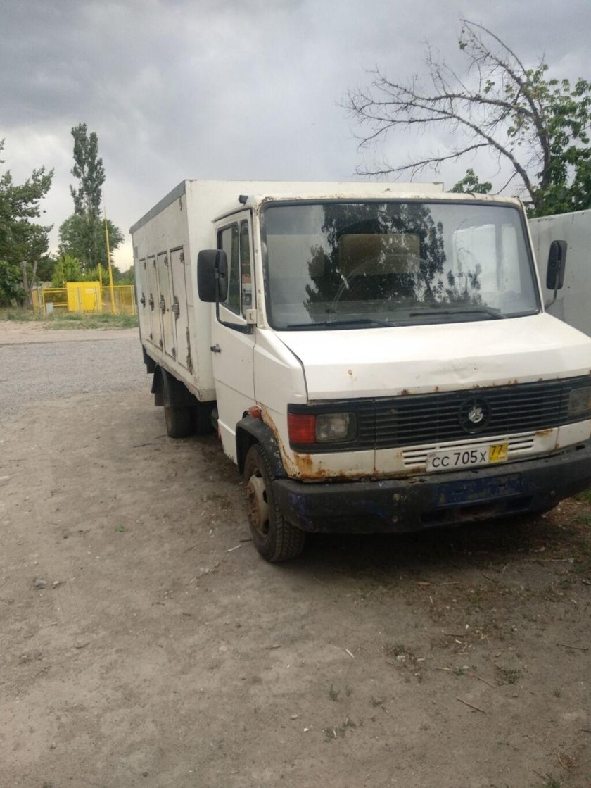 Mercedes-Benz Мерседес гигант 811макси.