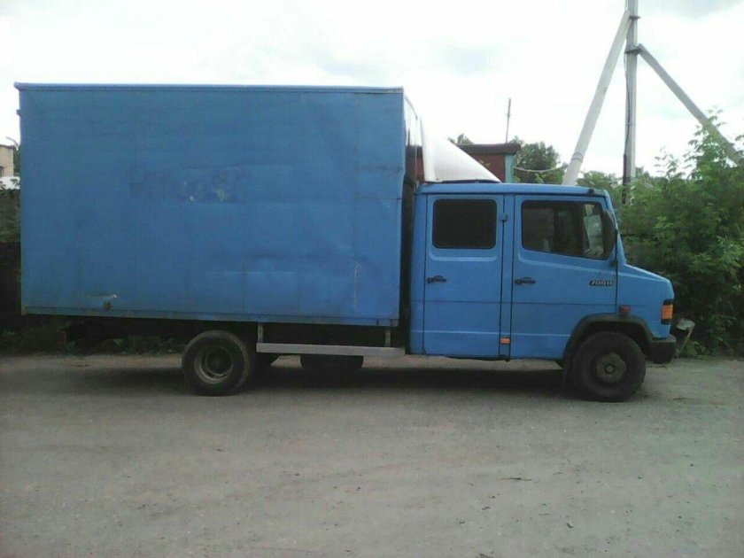 Мерседес Бенц 709d грузовик