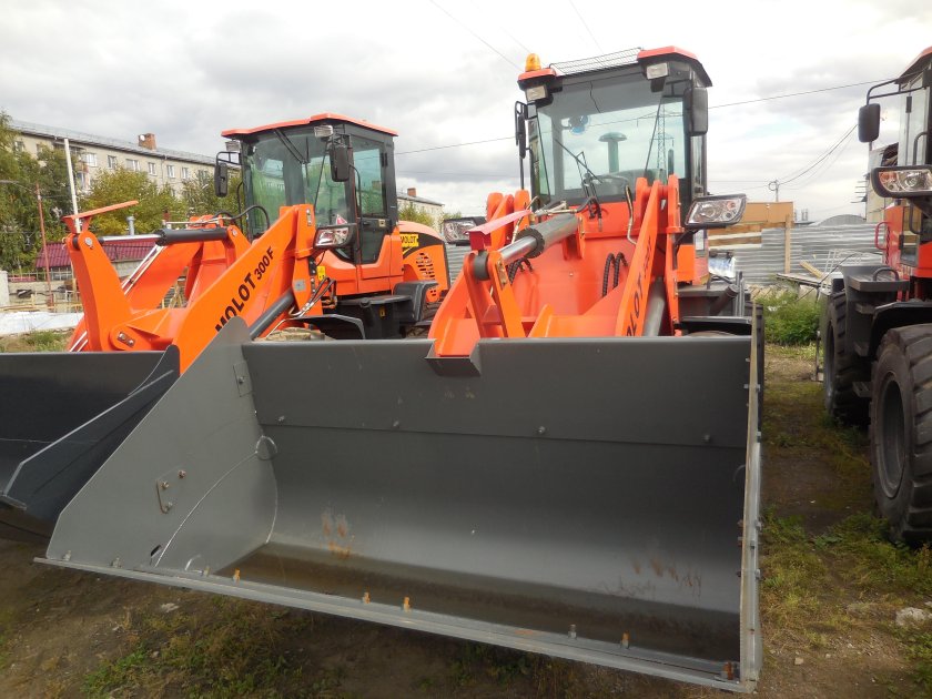 Трансформер с ковшом