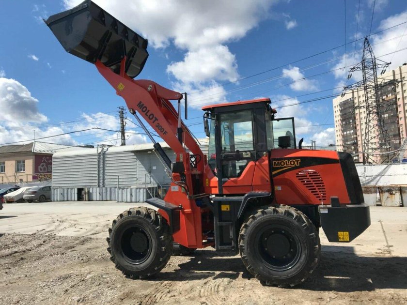 Фронтальный погрузчик Molot 300f