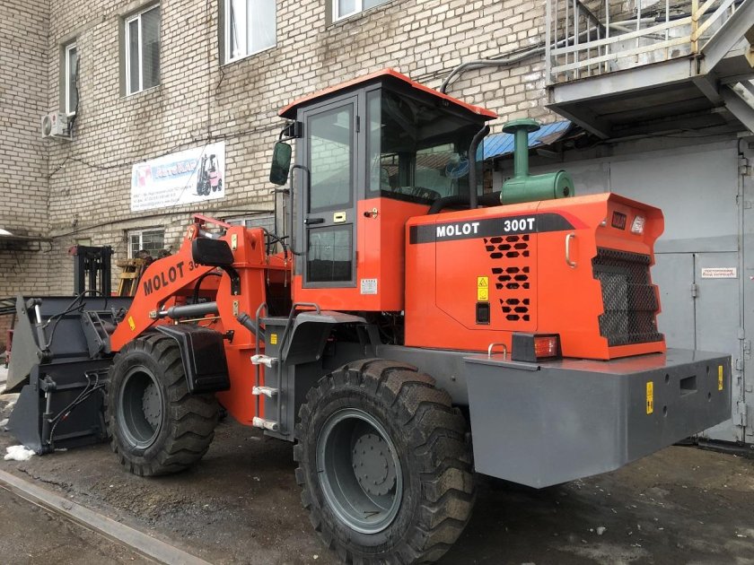 Фронтальный погрузчик Molot 300t