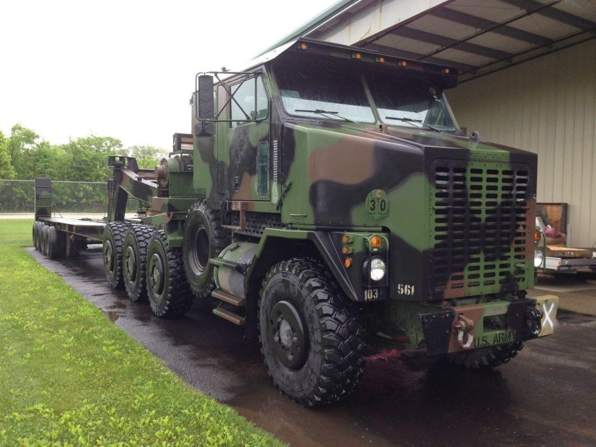 Ошкош тягач m1070