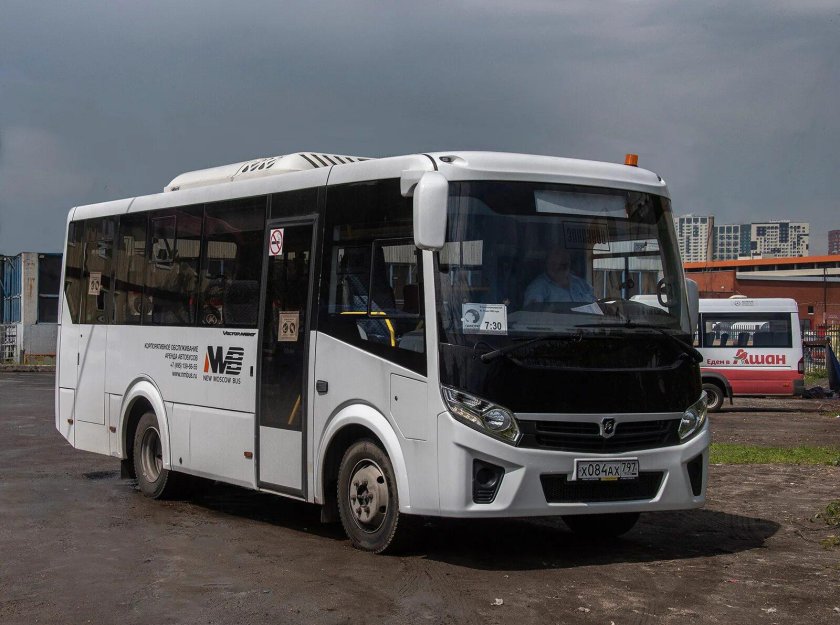 Автобус средней вместимости