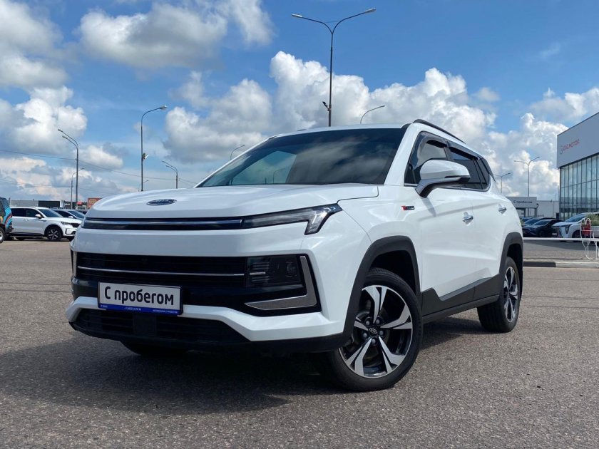 Белый москвич 3