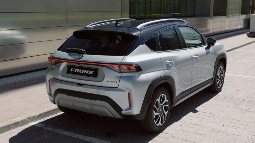 Suzuki fronx кроссовер