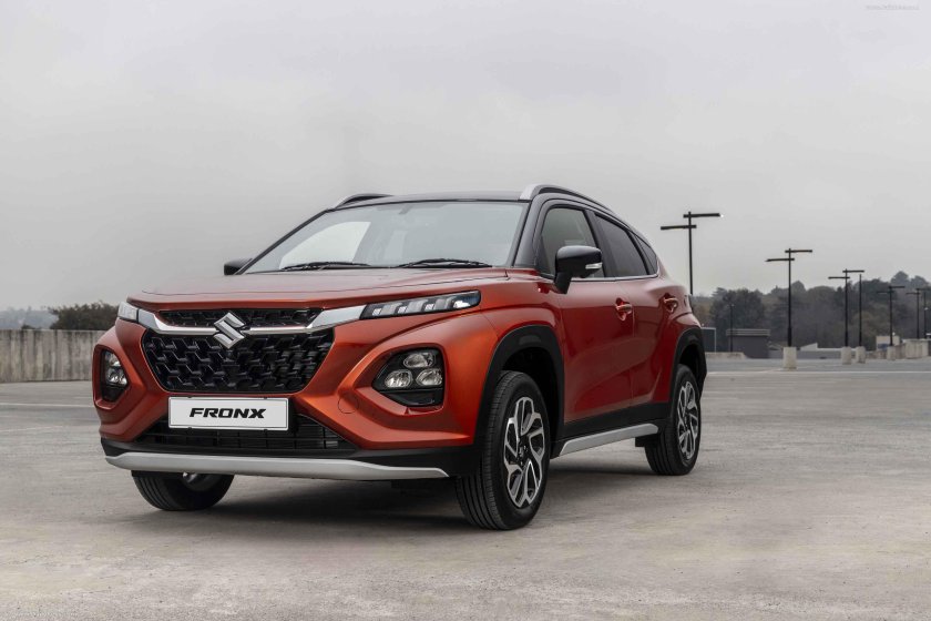 Suzuki fronx кроссовер