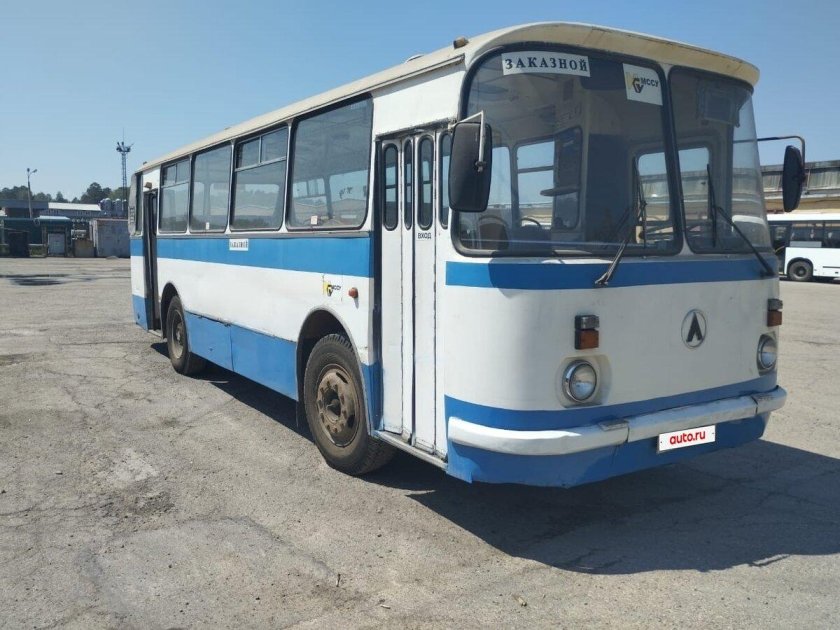 Автобус лаз 695 н