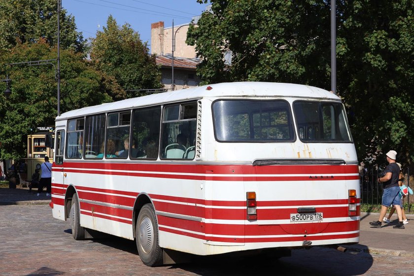 Автобус лаз 699 р