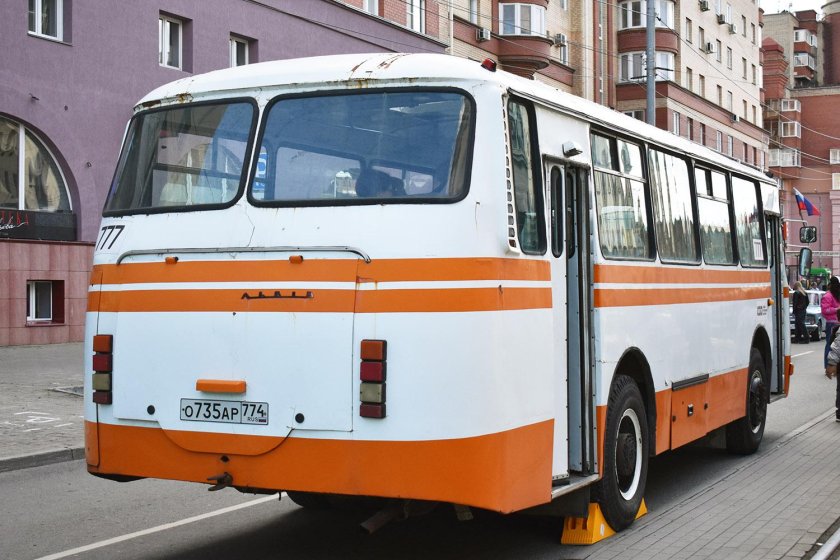 Автобус лаз 695