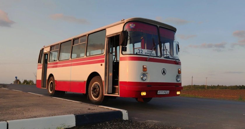 Автобус ЛАЗ 695н