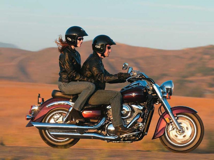 Пассажир на мотоцикле