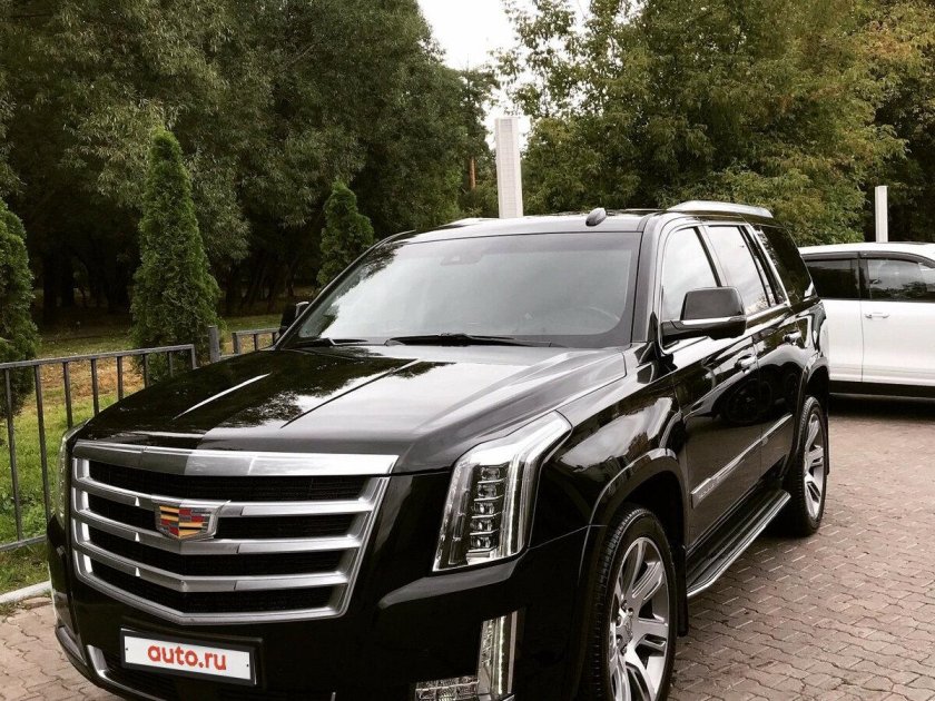 Cadillac Escalade 4