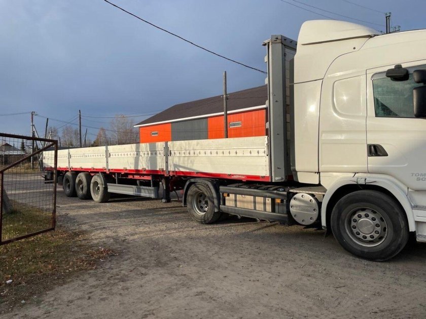 Бортовой полуприцеп