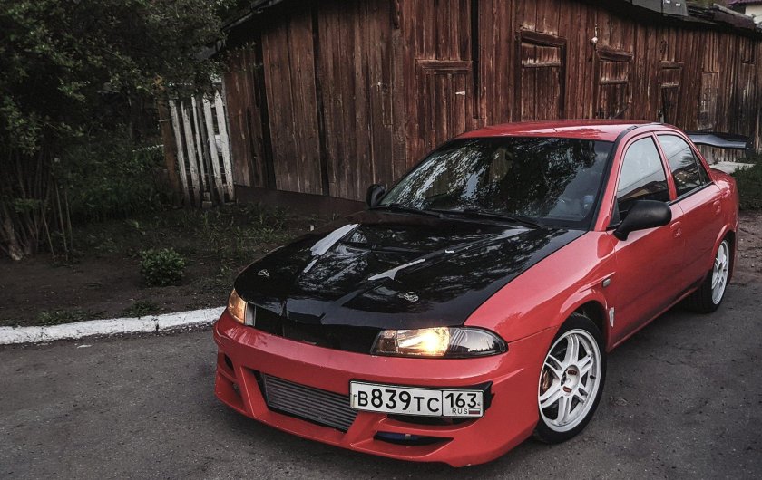 Mitsubishi Carisma Tuning 2002