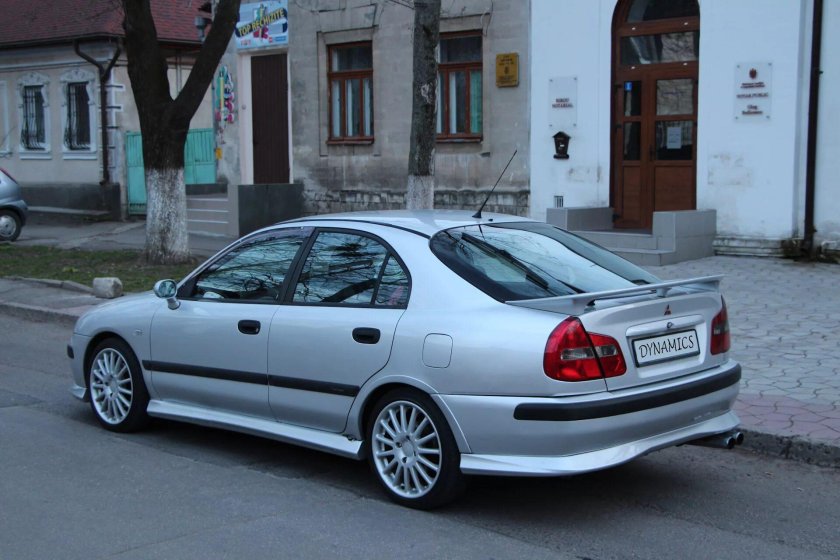 Mitsubishi Carisma Dynamics