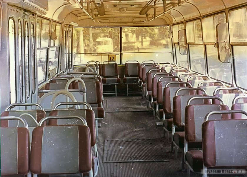 ЗИУ-5 троллейбус салон
