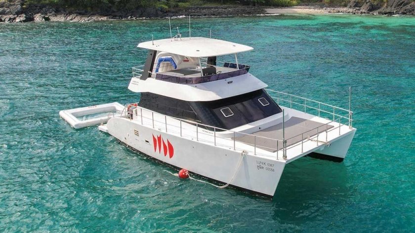 Катамаран моторный морской