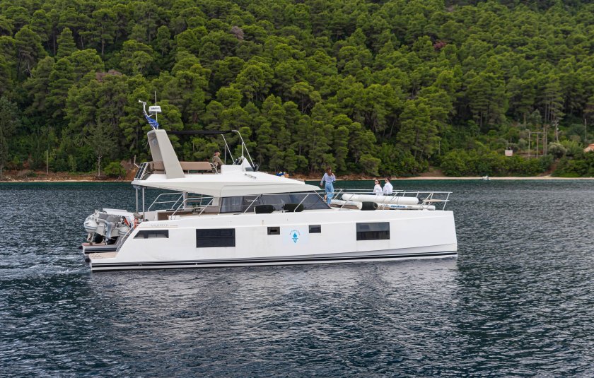 Моторные катамараны санриф