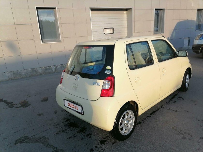 Тойота daihatsu esse 2011