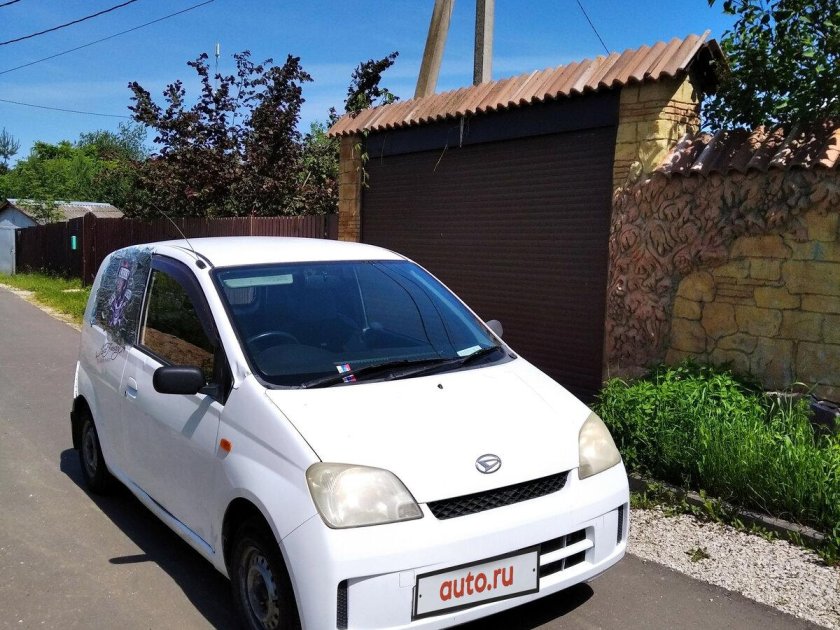 Daihatsu Mira 2004