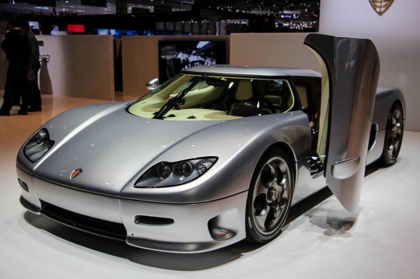 Koenigsegg cc8s салон