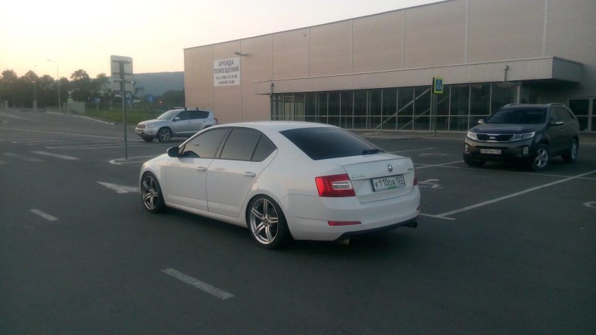 Skoda octavia a7 белая r18
