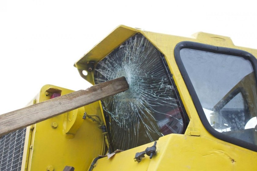 Защита лобового на экскаватор Коматсу 210