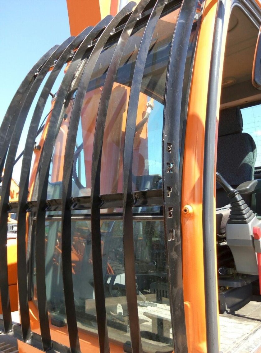Защита лобового стекла экскаватора JCB