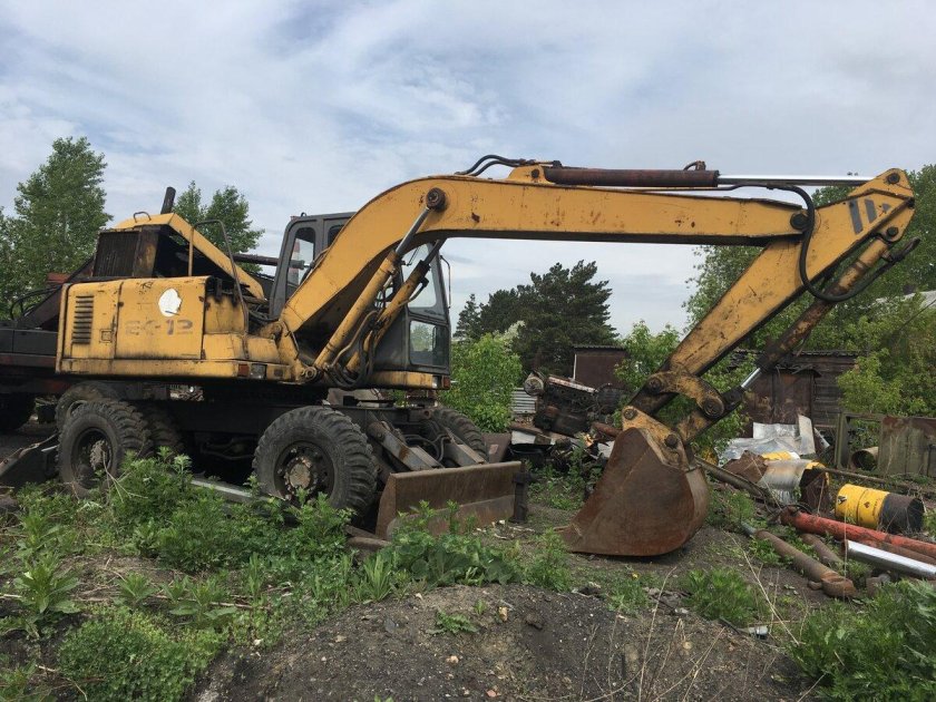 Колесный экскаватор эо 3323а