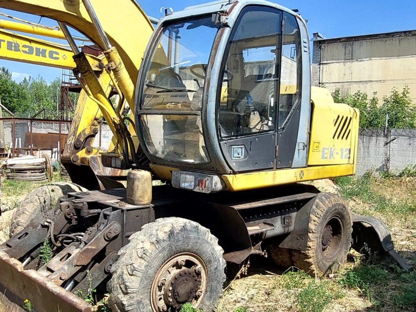 Экскаватор ек 12