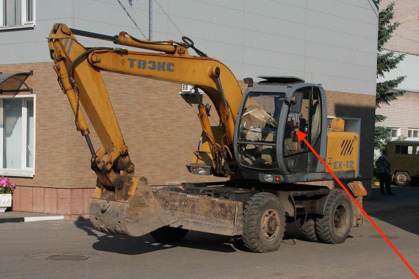 Колесный экскаватор ТВЭКС ек12
