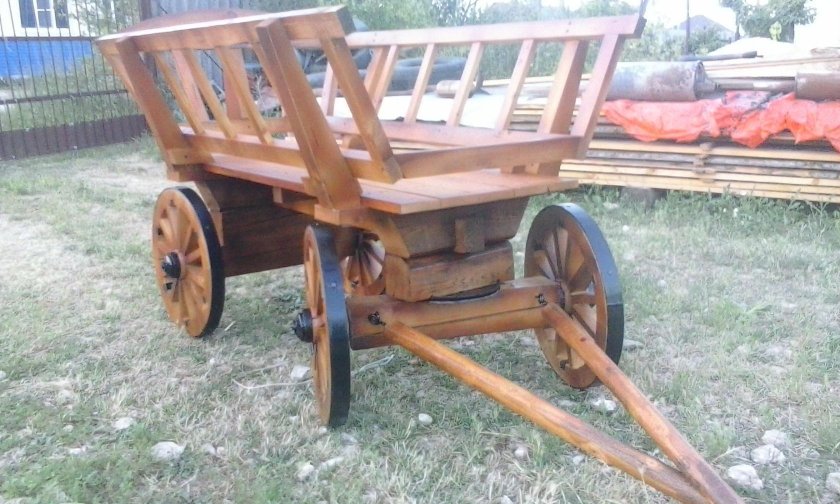 Современная телега для лошади