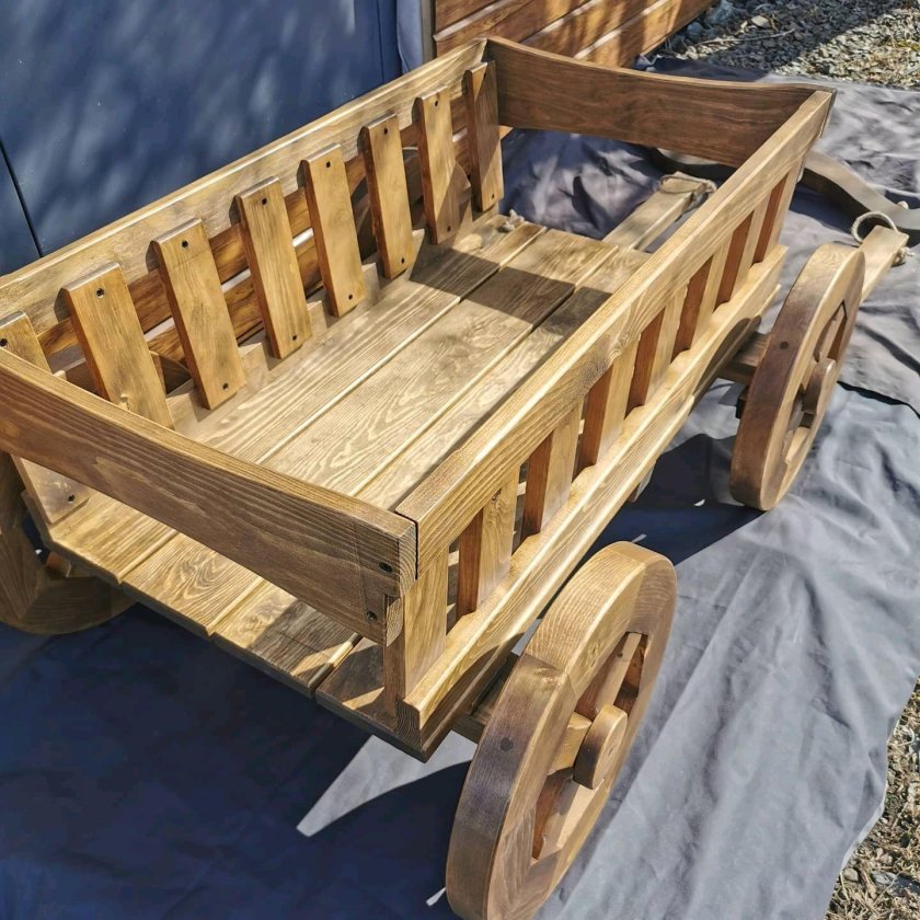 Тележка деревянная