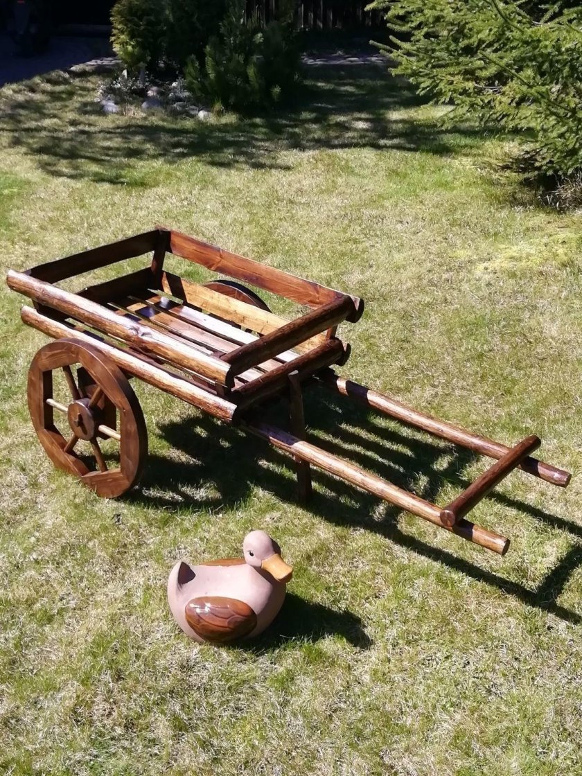 Декоративная тележка для сада