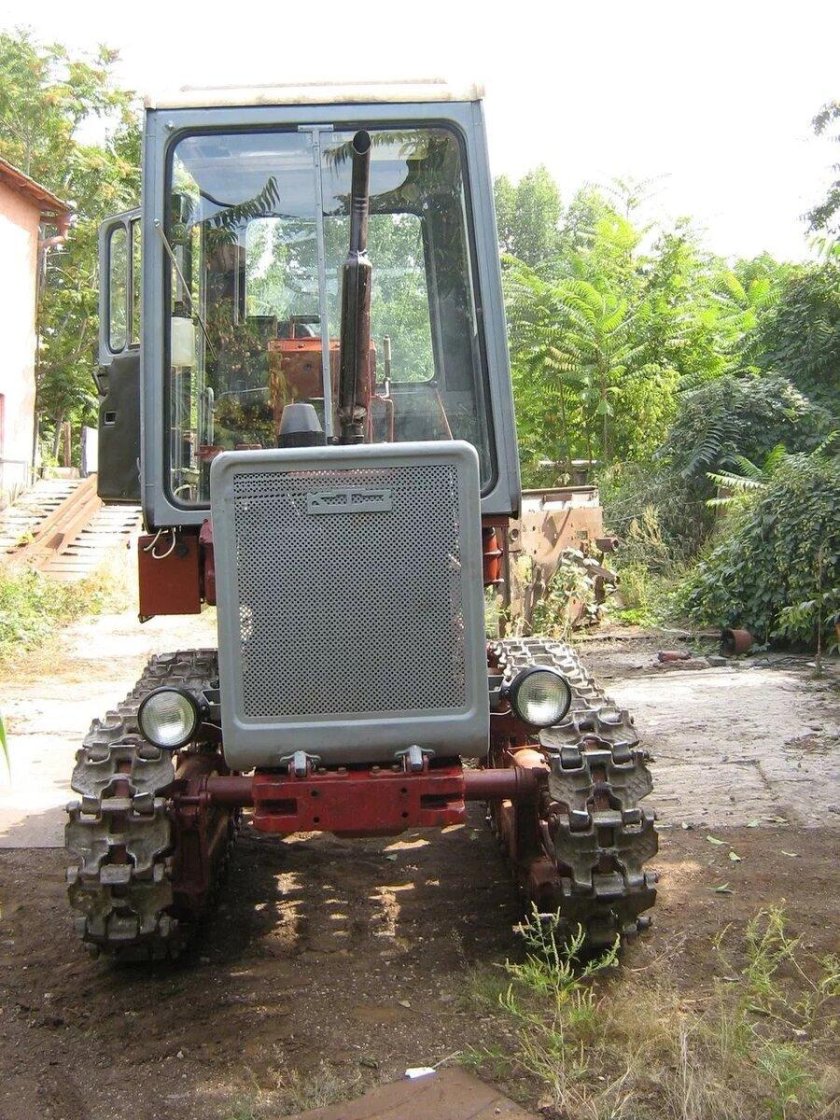 Гусеничный трактор т 70