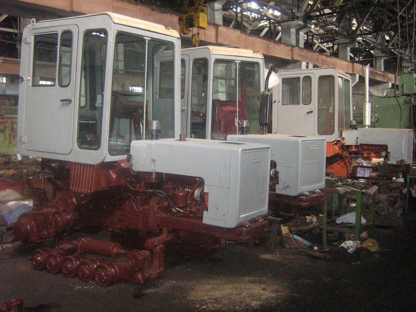 Гусеничный трактор т 70