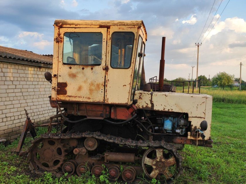 Трактор гусеничный дт 75